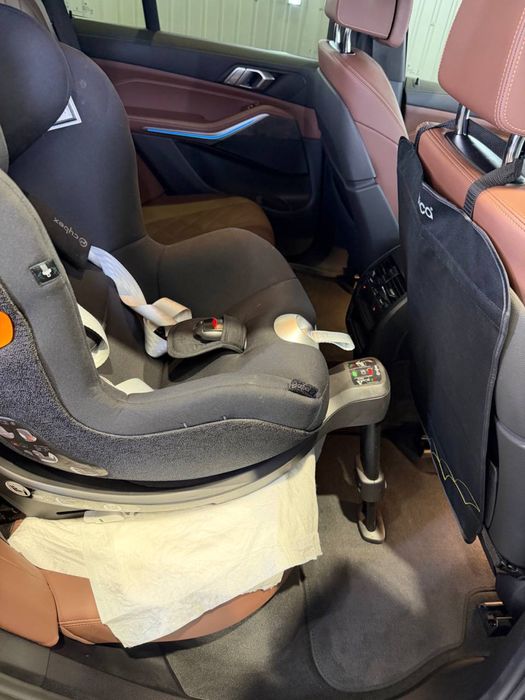 Автокресло Cybex Sirona Gi i-Size Magic Black+база