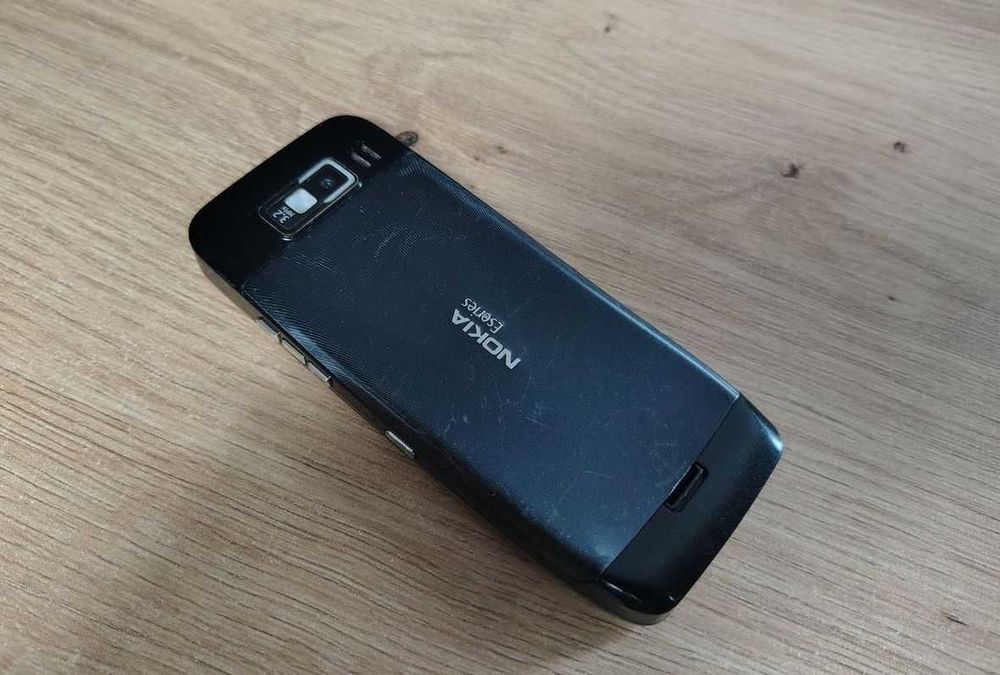 Ładna Nokia e52 / retro / Toruń