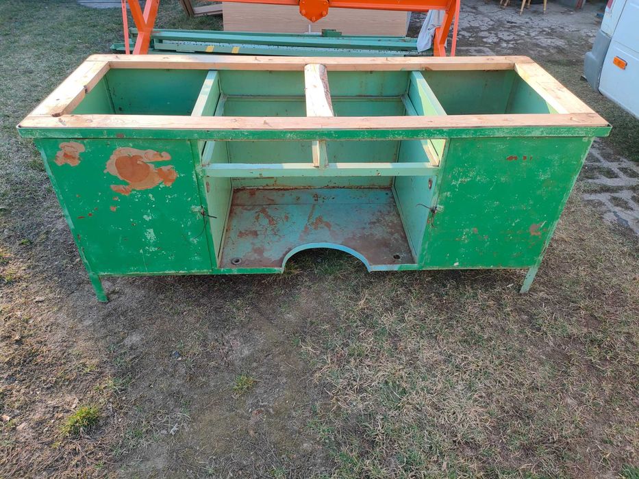 Stół warsztatowy falbanek