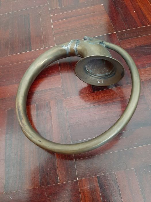 Buzina de cano incompleta