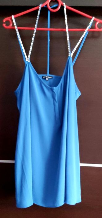 Zjawiskowa koszulka zdobine ramiączka