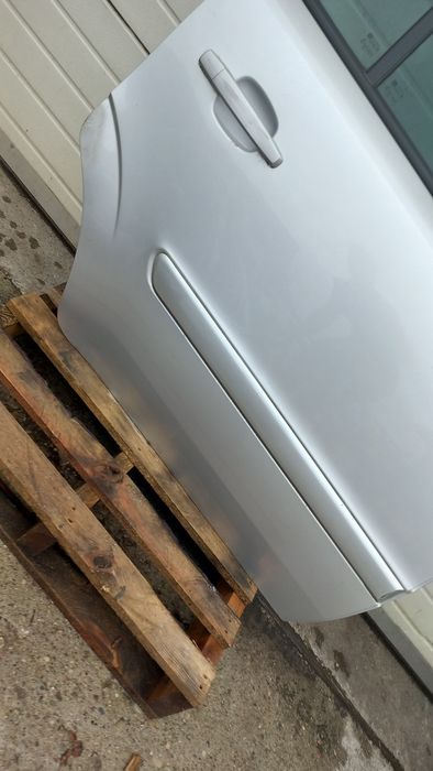Drzwi prawe tył tylne kompletne opel Zafira B
