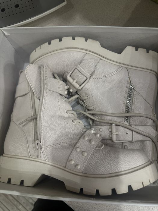 Жіночі черевики guess