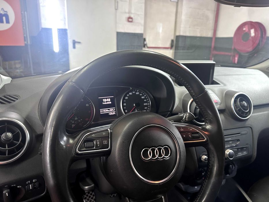 Audi A1 1.2 TFSI S-line - ótimo estado