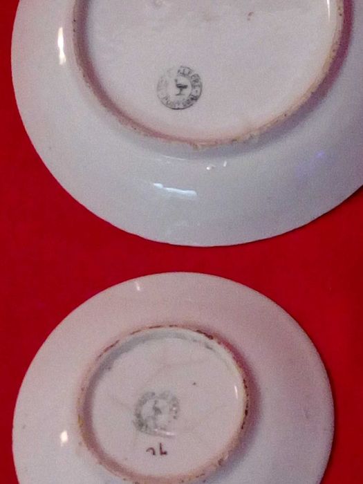 Dois pratos Verdes Grande Fogo antigos em porcelana Vista Alegre