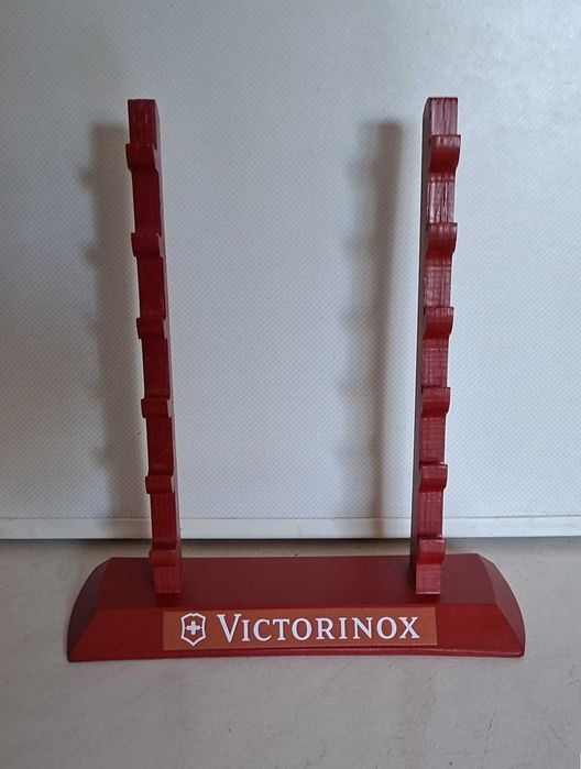 Expositor artesanal para Canivetes / Navalhas Victorinox