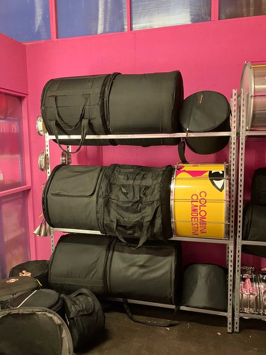 Estantes Pneus Manutan 2 UNI. Carga máx. por nível: 80kg