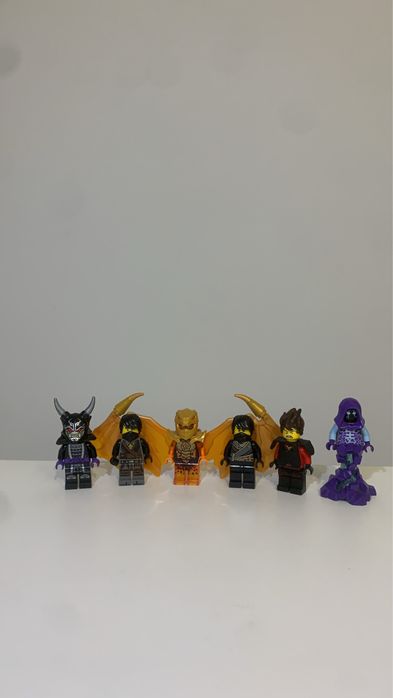 Lego minifigures ninjago/nexo knights