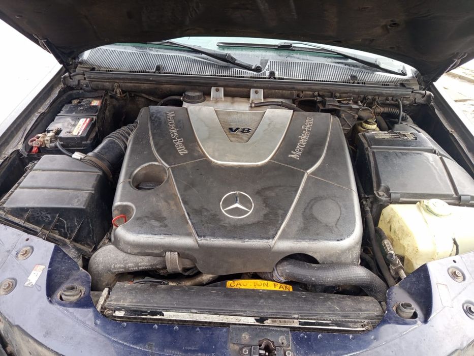 Мерседес на повному ходу