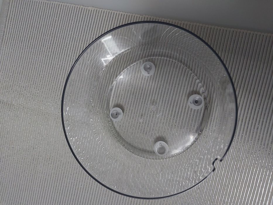 Poidełko  dla małego kota.