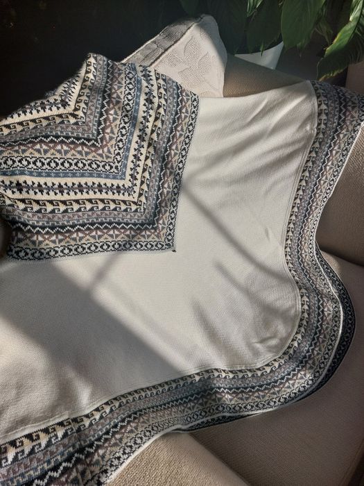 Ponczo z alpaki z Peru