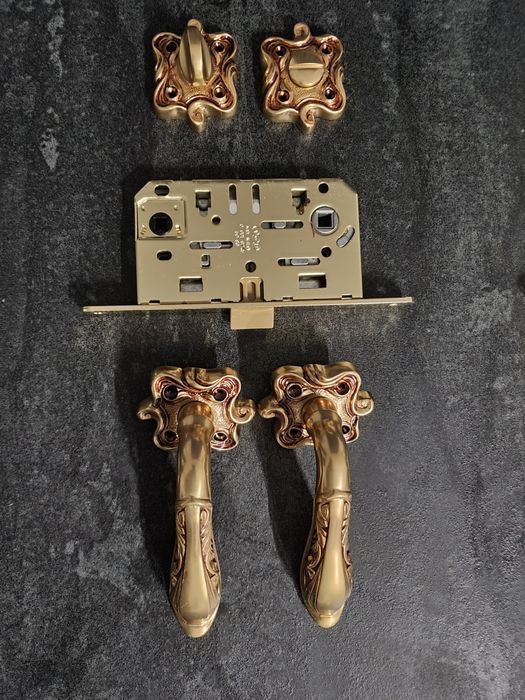 Латунні дверні ручки Linea Cali Liberty