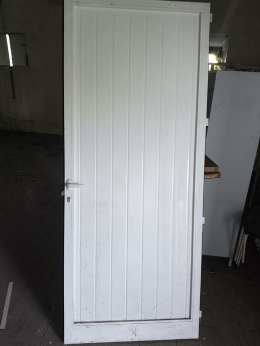 Porta em Alumínio em bom estado -150€