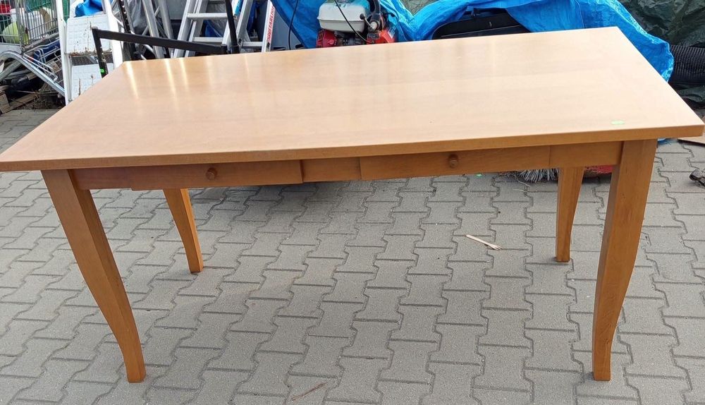 Stół z dwoma szufladami