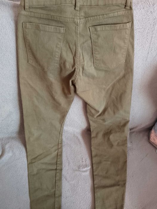 BERSHKA. Spodnie skinny.