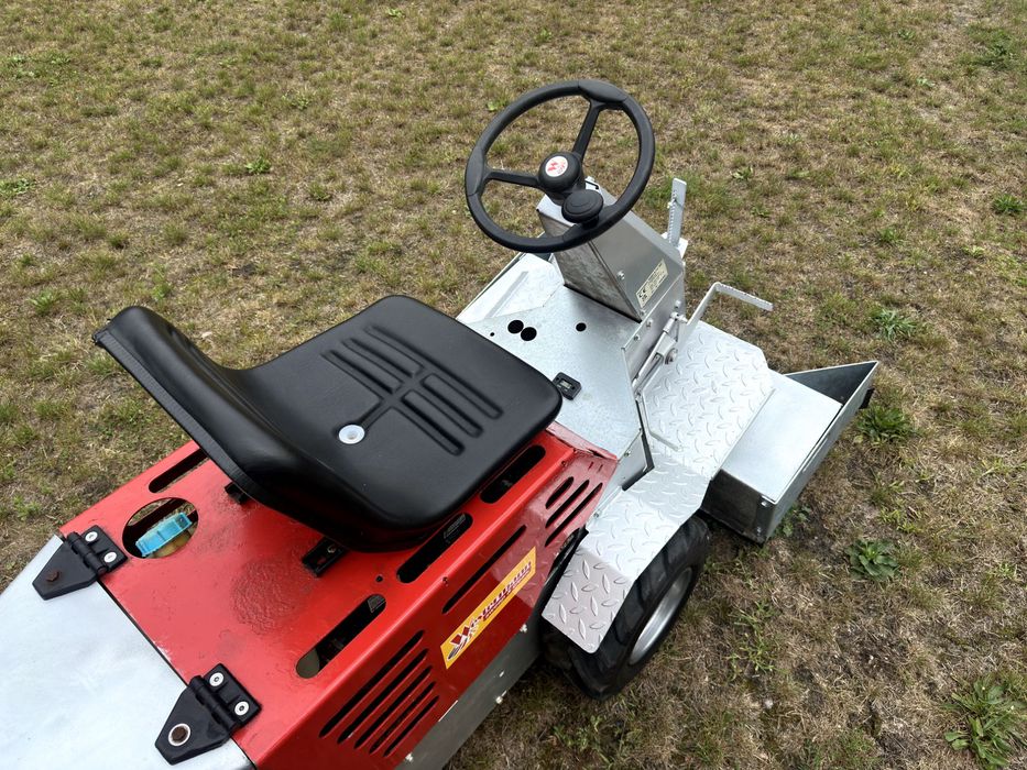 Westermann Cleanmeleon 2 - Pojazd samojezdny z zgarniaczem 900 mm