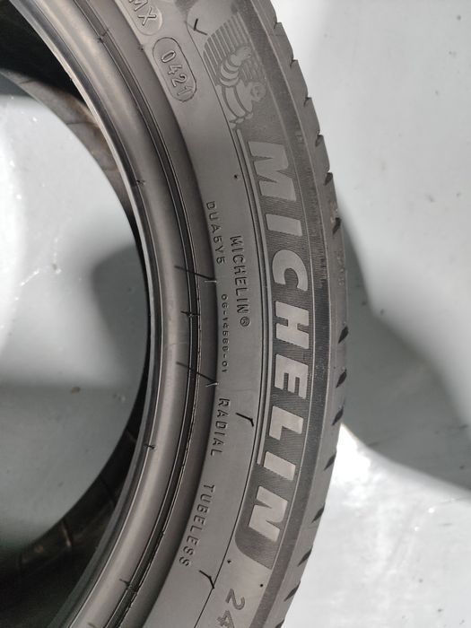 2 pneus semi novos 245-45R18 Michelin - Oferta dos portes