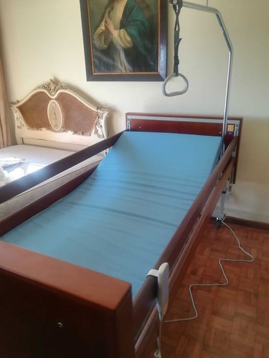 Cama articulável (Individual) de tipo hospitalar- “DREAM”.