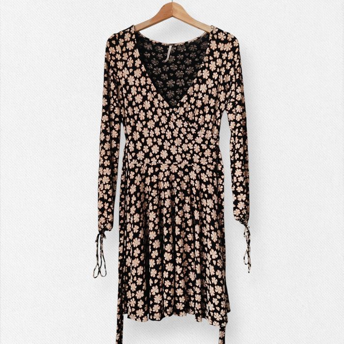 Sukienka w kwiaty, Free People