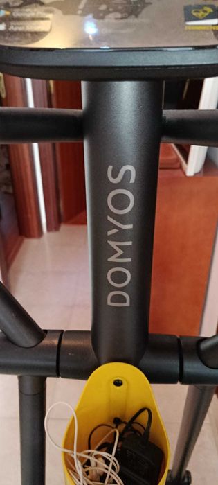 Elíptica Domyos C.3.0 praticamente nova