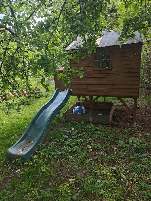 Domek dla dzieci ogrodowy, zjeżdżalnia