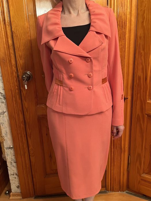 Елегантний костюм. Італія. 48 розмір ( украіна)