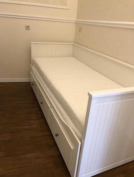 Чудова квартира в історичному центрі, Корятовича