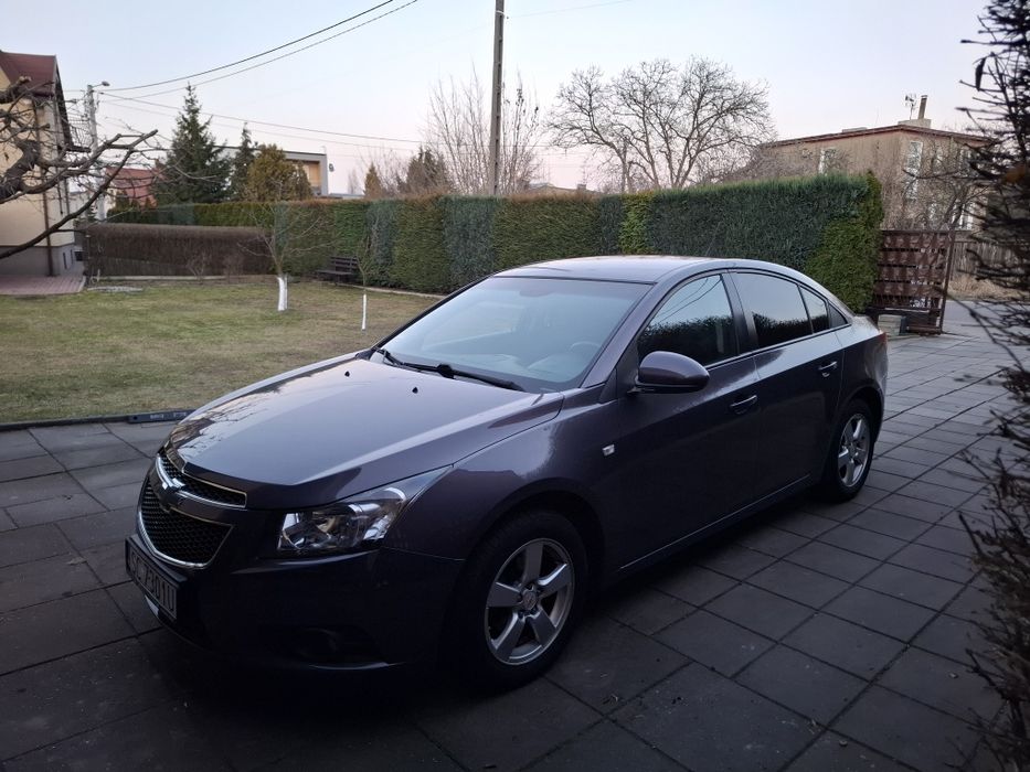 Chevrolet Cruz 2011 sedan 1,6 benzyna
