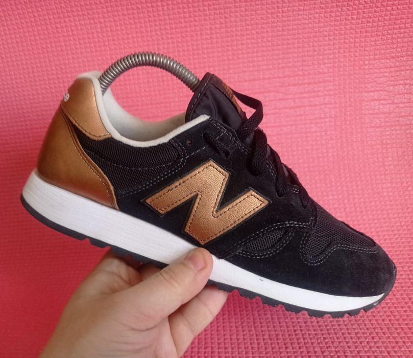 Фірмові оригінальні Кросівки від New Balance 520