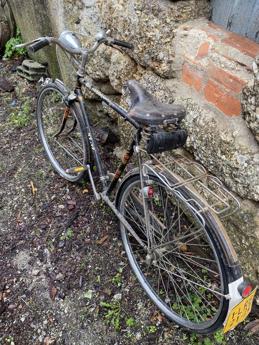 Vendo pasteleira antiga