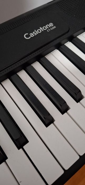 Piano Casio CT-S200