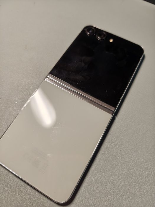 Samsung Z Flip 5 256gb + capa Burga