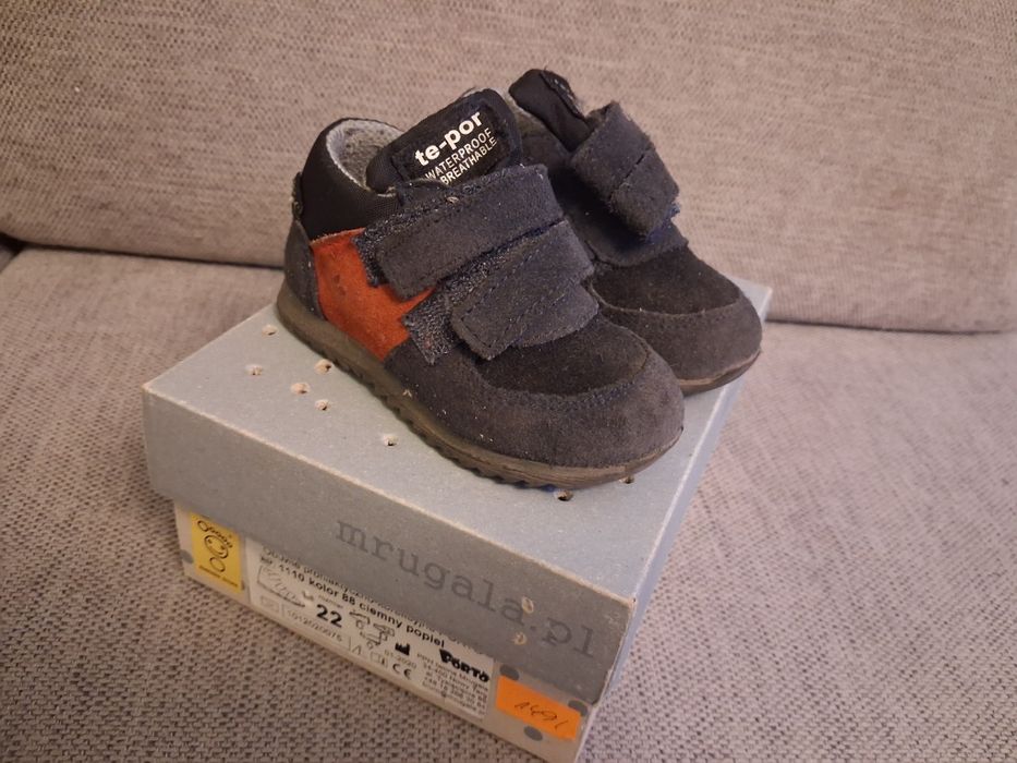 Buty profilaktyczno-korekcyjne dla dziecka – rozmiar 22