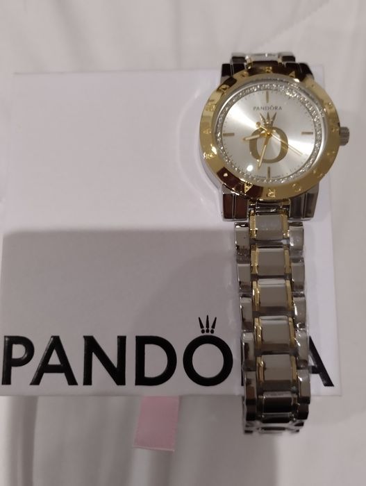 Relógio Pandora prateado e dourado. Lindo. Novo.