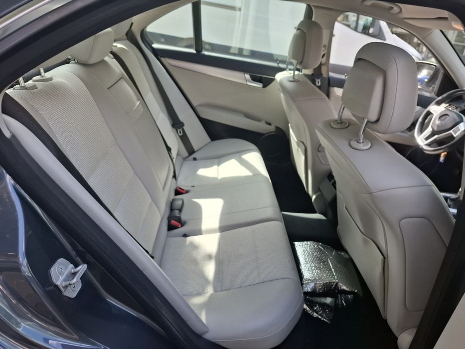 Mercedes-Benz C 220 — fotografia 5