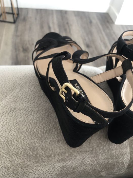 Koturny czarne Pull&Bear 38