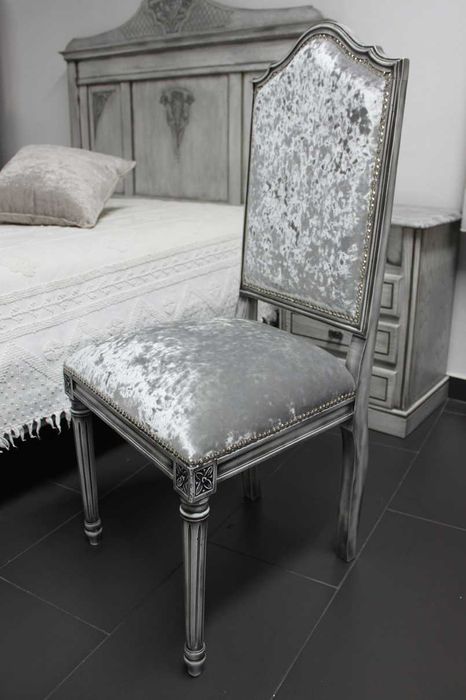 Quarto em decapê cinza