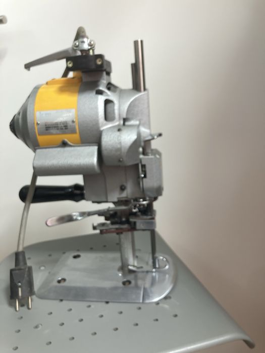 Máquina de corte industrial