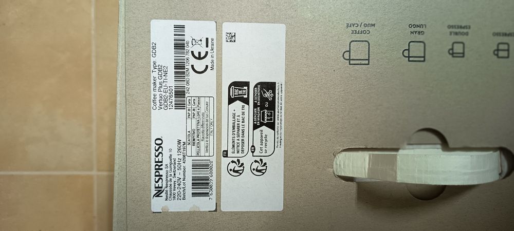 Máquina café Nespresso  Vertuo Plus GDB2