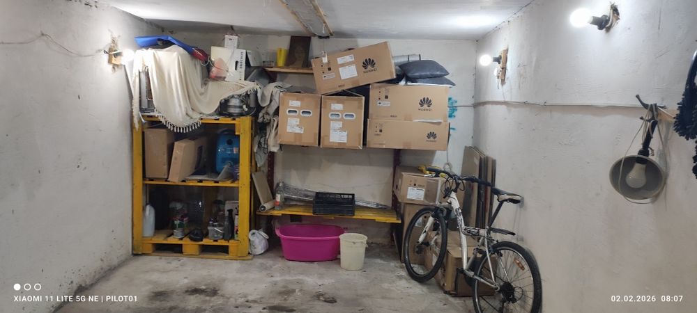 Продам два рядом стоящих гаража.