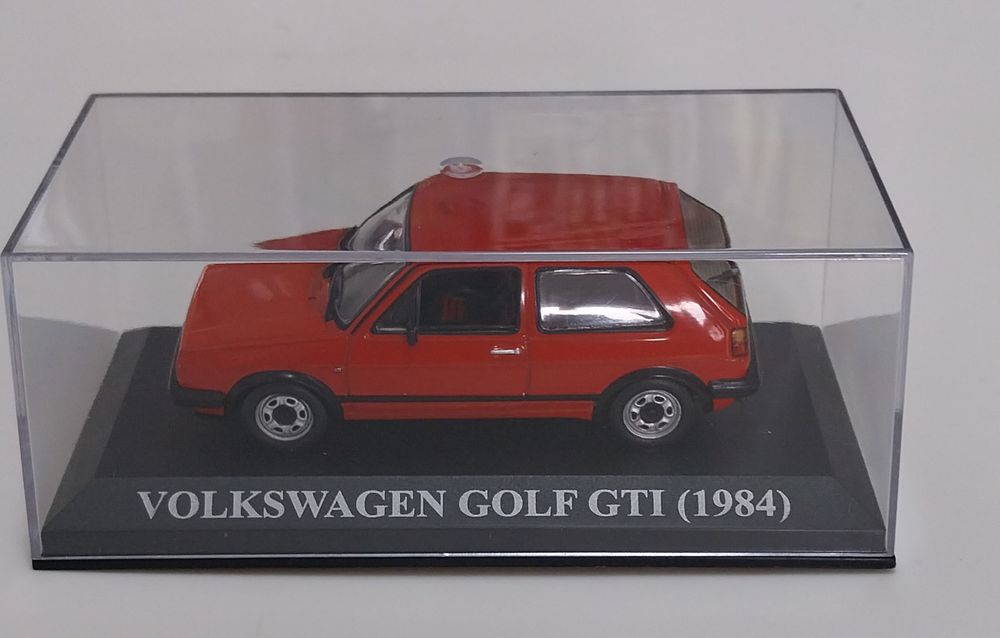 Miniatura Vw Golf Gti em escala 1/43