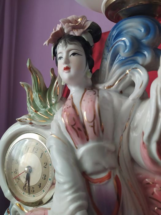 Каминные часы.  60 см .Фарфор