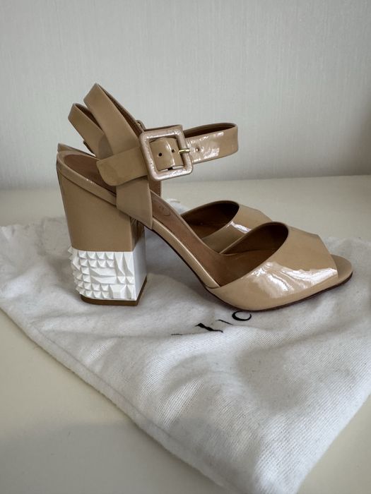 Нові босоніжки 39 розмір