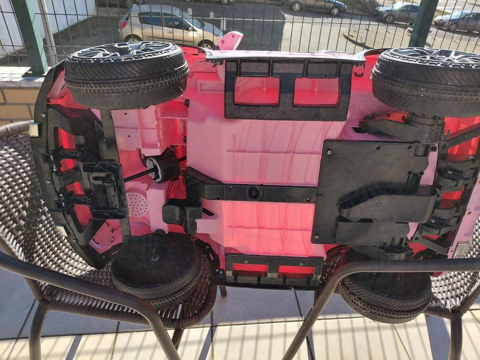 Carro eléctrico infantil