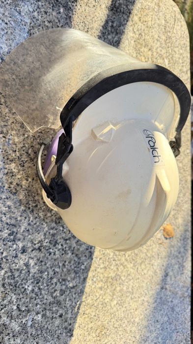 Przyłbica Falch ze słuchawkami