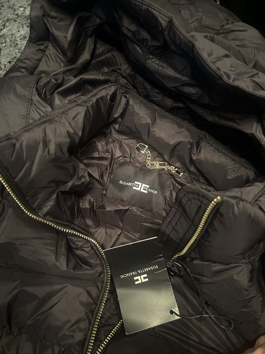 Ciepła kurtka Elisabetta Franchi z paskiem r.M