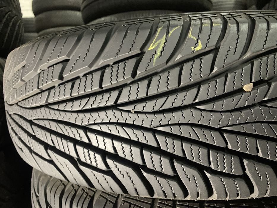 Шини б/у лето 215/70 R16 Maxxis Victra SUV