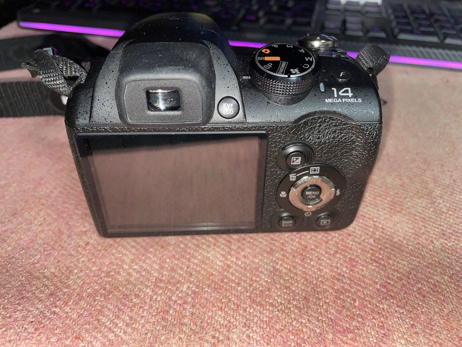 FujiFilm FinePix S3300