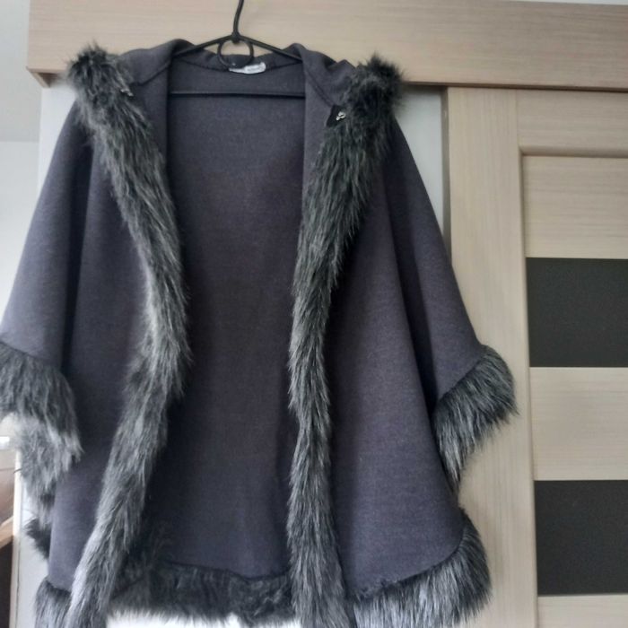 Шерстяне манто .