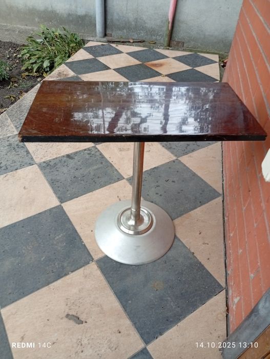 Столик, що крутиться